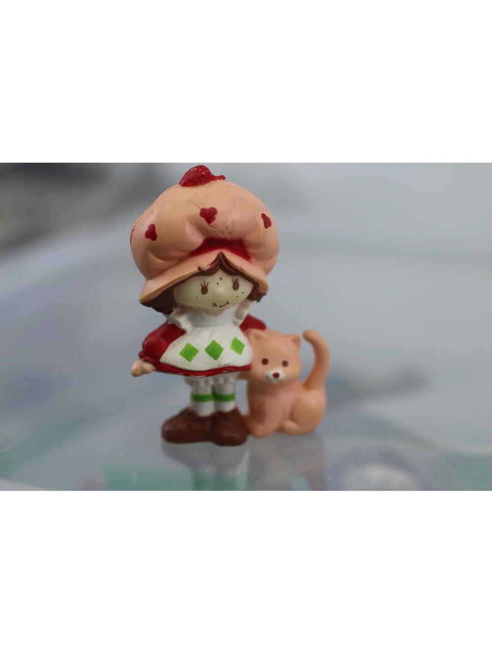 Vintage Strawberry Shortcake PVC Mini Figure with Custard Cat 1980s Figurine
